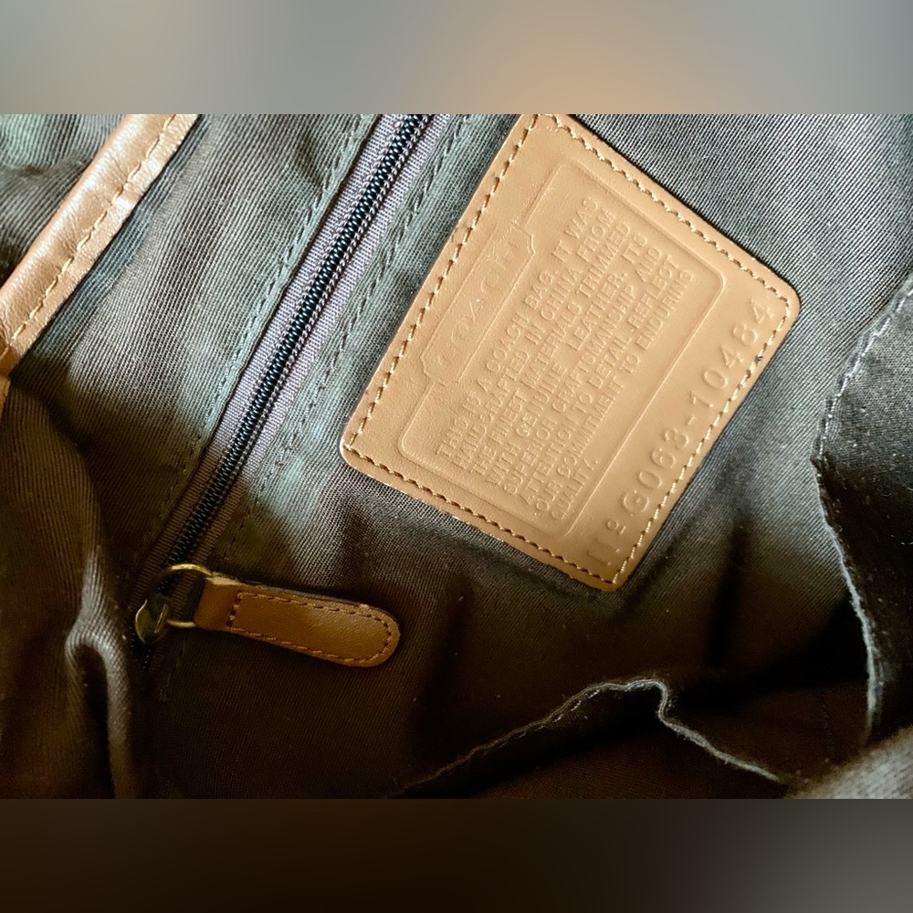 Coach Vintage Beige & Brown Signature Jacquard & Leather Studded Buckle Shoulder - Picture 6 of 8